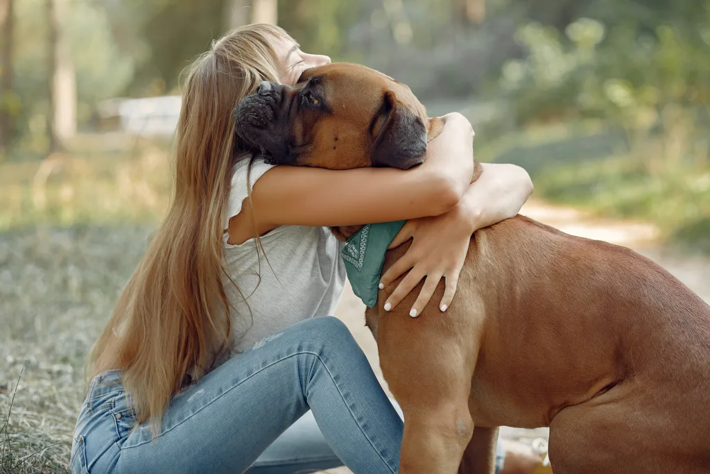 momentcomplicefemmechienExemple visuel Source Freepik portraitsanimaliers portraitsanimaliers moment complice femme chien Exemple visuel Source Freepik